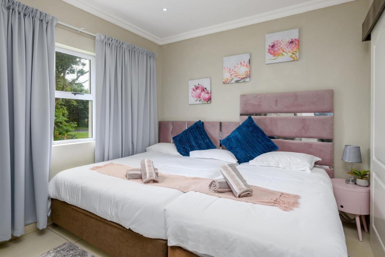 Caribbean Estates Villa Caylee: Luxurious Beachfront Retreat Port Edward Exterior photo
